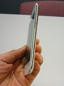 iPhoneより薄いですね